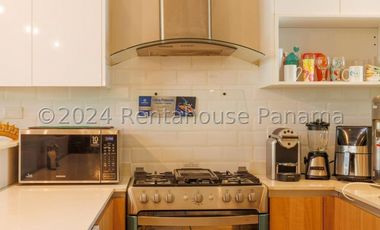 Casa en Venta en Playa Escondida en Colón YMW