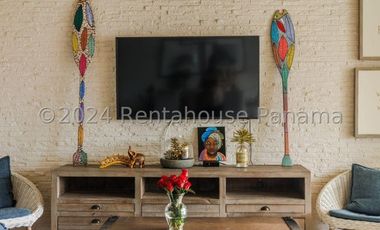 Casa en Venta en Playa Escondida en Colón YMW