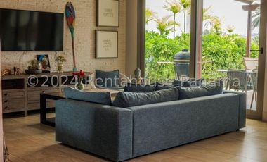 Casa en Venta en Playa Escondida en Colón YMW