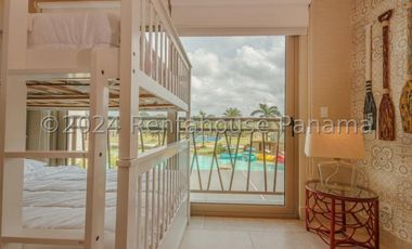 Casa en Venta en Playa Escondida en Colón YMW