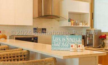 Casa en Venta en Playa Escondida en Colón YMW