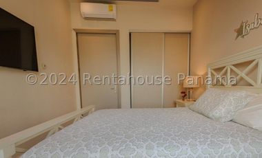 Casa en Venta en Playa Escondida en Colón YMW