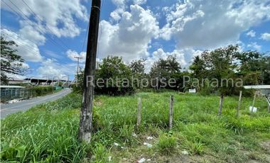 Terreno en Venta en Parque Lefevre YMW