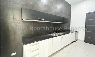 Edificio en Venta en Carrasquilla YMW