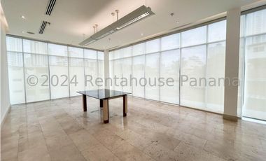 Edificio en Venta en Carrasquilla YMW