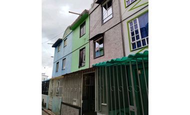 VENDO CASA EN QUINTAS DE SANTA ANA SOACHA