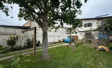 Casa en como Terreno en Venta en San Isidro