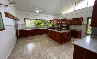 VENTA CASA AMOBLADA CHAPALA