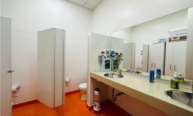 QUINTA CAMACHO - ARRIENDO!!! OFICINA 200mts,2 Baños