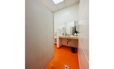 QUINTA CAMACHO - ARRIENDO!!! OFICINA 200mts,2 Baños