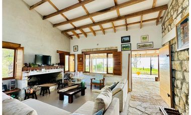 CALERA/ FRAILEJONAL - VENTA!! 4 hbs, 4 bñs,  272.65 mts