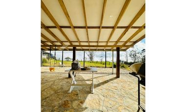 CALERA/ FRAILEJONAL - VENTA!! 4 hbs, 4 bñs,  272.65 mts