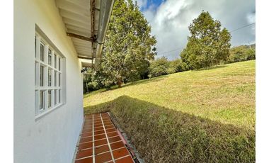 CALERA/ FRAILEJONAL - VENTA!! 4 hbs, 4 bñs,  272.65 mts