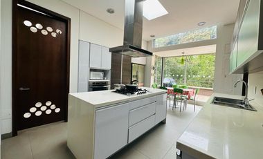 CASA CALERA 310MTS + 50MTS TRRZA 4HABS 4.5BÑ Arriendo 10.5M