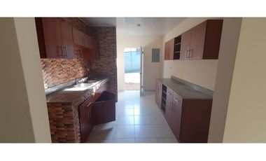 SE ALQUILA CASA EN CHITRÉ