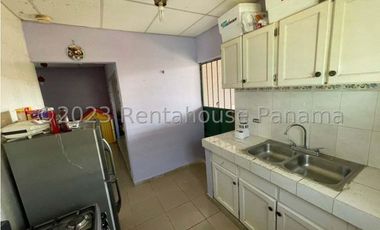 SE VENDE CASA EN LA VILLA DE LOS SANTOS