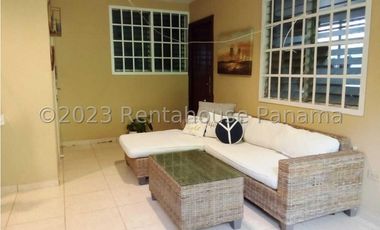 Alquiler de Casa en Brisas del Golf 24-4784