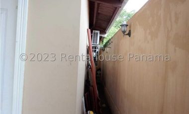 Alquiler de Casa en Brisas del Golf 24-4784