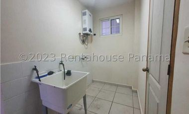 Alquiler de Casa en Brisas del Golf 24-4462