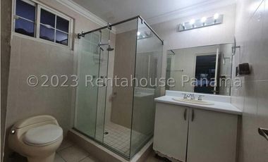 Alquiler de Casa en Brisas del Golf 24-4462