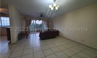 Alquiler de Casa en Brisas del Golf 24-4462