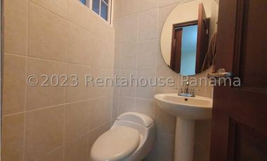 Alquiler de Casa en Brisas del Golf 24-4462