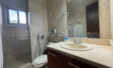 Alquiler de Apartamento en Clayton