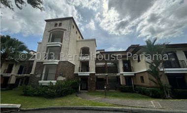Alquiler de Apartamento en Clayton