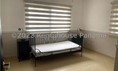 Alquiler de Apartamento en Clayton