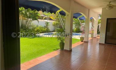 Alquiler de Casa en Costa del Este