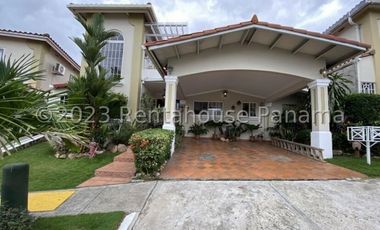Venta de Casa en Brisas del Golf