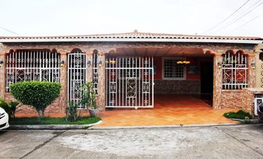 Venta de Casa en Brisas del Golf 22-8542