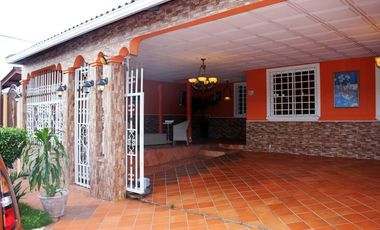 Venta de Casa en Brisas del Golf 22-8542