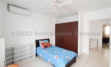 Venta de Casa en Brisas del Golf 24-4529