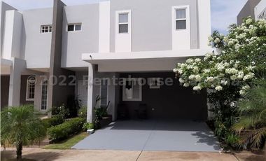 Venta de Casa en Brisas del Golf 24-4529