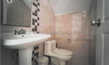 Venta de Casa en Brisas del Golf 24-4529