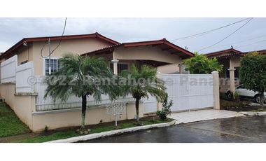 Venta de Casa en Brisas del Golf 23-3200