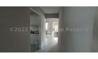 Venta de Casa en Brisas del Golf 23-3200