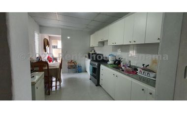 Venta de Casa en Brisas del Golf 23-3200