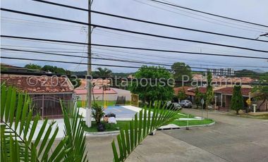 Venta de Casa en Altos de Panama 23-1----