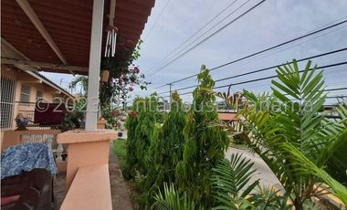 Venta de Casa en Altos de Panama 23-1----