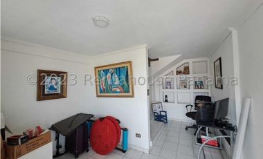 Venta de Casa en Altos de Panama  24-43