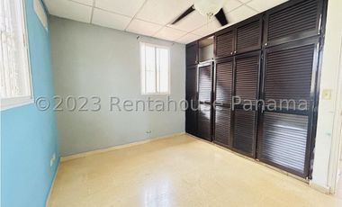 Venta de Casa en Altos de Panama 23-9223