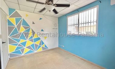 Venta de Casa en Altos de Panama 23-9223