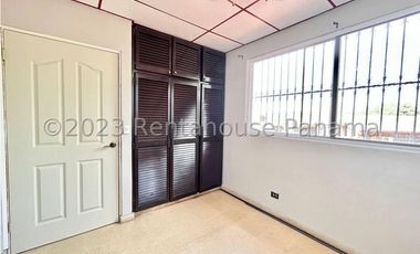 Venta de Casa en Altos de Panama 23-9223