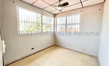 Venta de Casa en Altos de Panama 23-9223