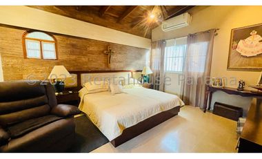 Venta de Casa en Hato Pintado 24-4031