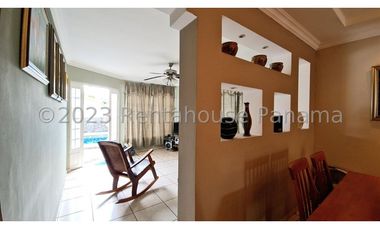 Venta de Casa en Brisas del Golf 24-4233