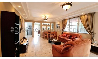 Venta de Casa en Brisas del Golf 24-4233