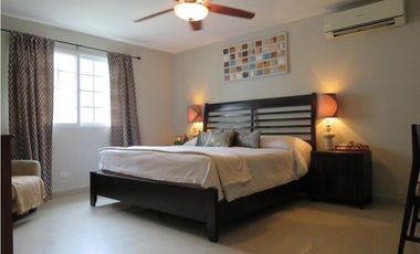 Venta de Casa en Altos de Panama  23-1----